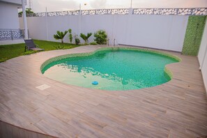 Hồ bơi ngoài trời 