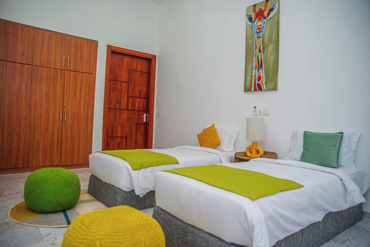 Classic Twin Room | In-room safe, free WiFi