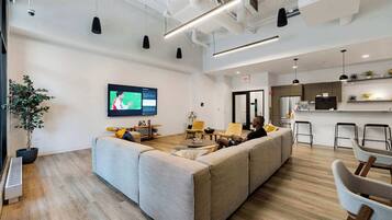 Smart TV, offices