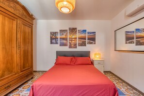 2 dormitorios, tabla de planchar con plancha, wifi y ropa de cama