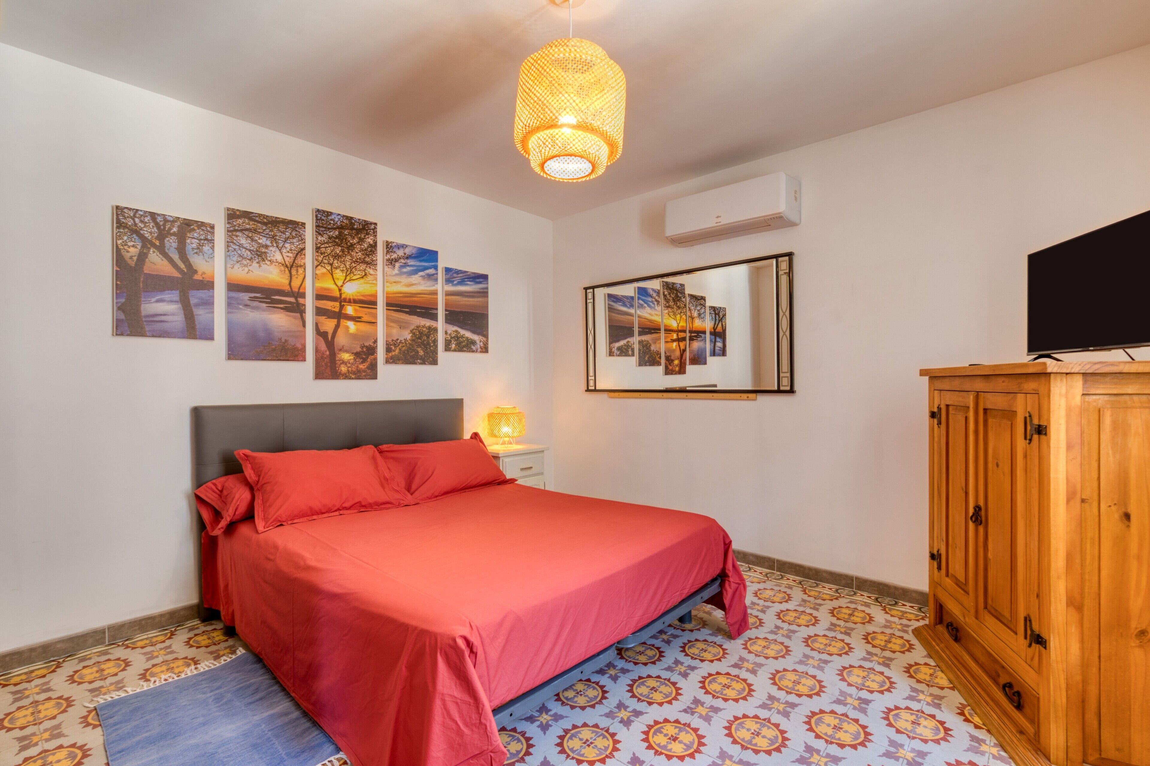 2 slaapkamers, een strijkplank/strijkijzer, wifi, beddengoed