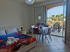 1 Schlafzimmer, Bügeleisen/Bügelbrett, kostenloses WLAN, Bettwäsche