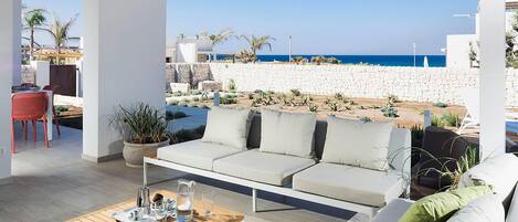 تناول الطعام بالخارج