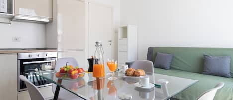 公寓 (1 Bedroom) | 私人廚房 | 微波爐、焗爐、電熱水壺、高腳椅