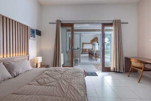 Premier Villa | Iron/ironing board