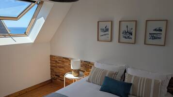 3 habitaciones, tabla de planchar con plancha, wifi y ropa de cama