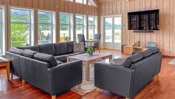 Smart-tv en een open haard