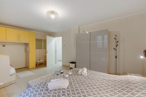Family House, Multiple Bedrooms, 2 Bathrooms (Il Silenzio House) | 2 bedrooms, free WiFi, bed sheets - Il Silenzio House (Manerba del Garda)