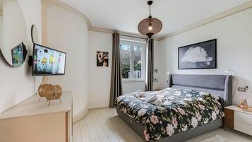 2 bedrooms, free WiFi, bed sheets