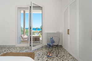 5 bedrooms, iron/ironing board, travel cot, free WiFi - Villa Rebecca with private pool - My Rental Homes (Syracuse)