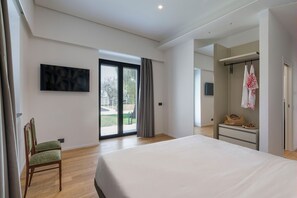 6 camere, ferro/asse da stiro, culla da viaggio, Wi-Fi gratuito