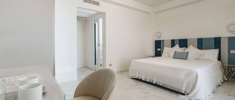 6 bedrooms, iron/ironing board, travel cot, free WiFi