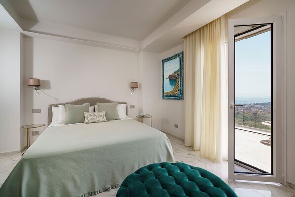 6 chambres, fer et planche à repasser, lit parapluie, Wi-Fi gratuit