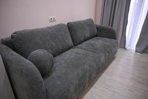 Iron/ironing board, free WiFi, bed sheets