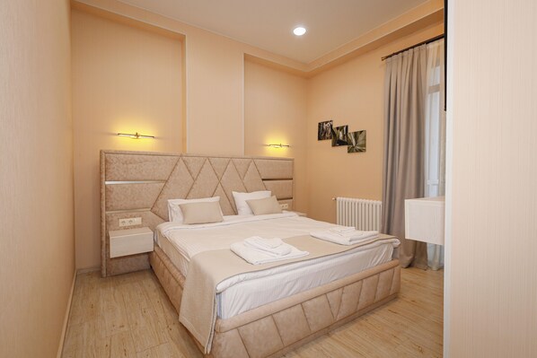 Standard Double Room, 1 King Bed, Balcony, City View | Iron/ironing board, free WiFi, bed sheets