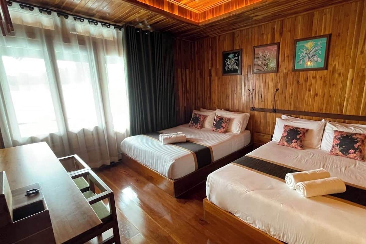 Triple Room, River View | Desk, free WiFi