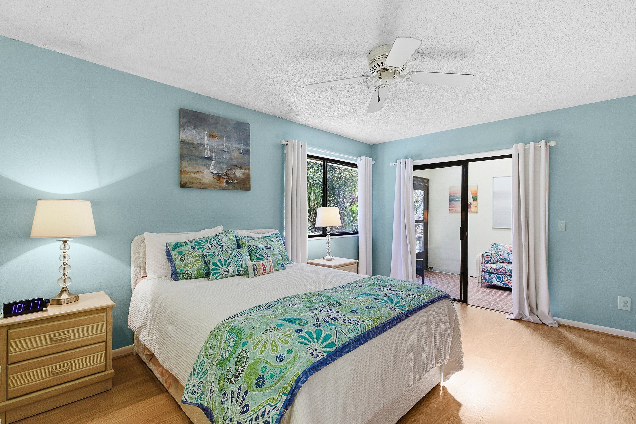 2 chambres, fer et planche à repasser, accès au Wi-Fi (inclus)