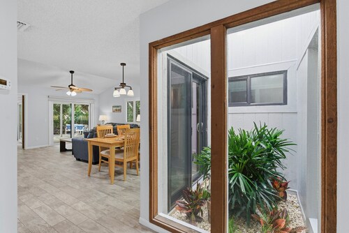 Renovated Villa Steps from the Beach + Pools & Privacy 🌿