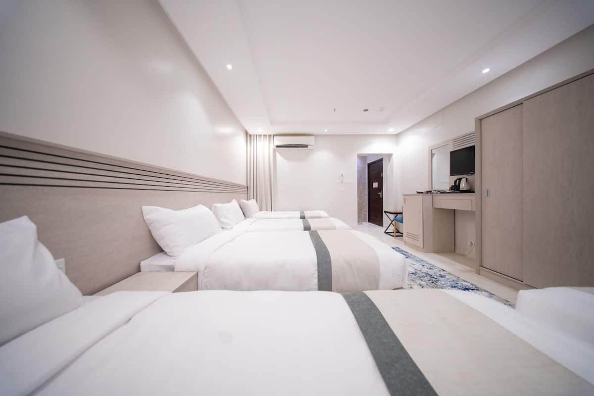 Room | Bar mini, seterika/papan seterika, Wi-fi percuma, cadar katil