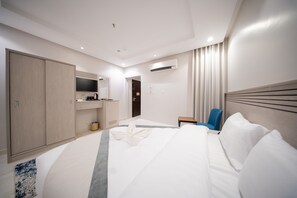 Minibar, fer et planche à repasser, Wi-Fi gratuit, draps fournis