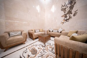 ฝ่ายต้อนรับ