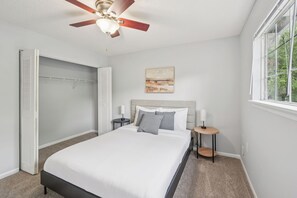 2 bedrooms, desk, iron/ironing board, free WiFi