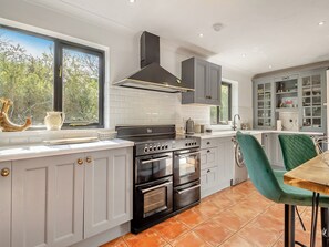 Dishwasher, highchair - 4 bedroom accommodation in Stalham (Stalham)