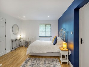 4 bedrooms, free WiFi, wheelchair access