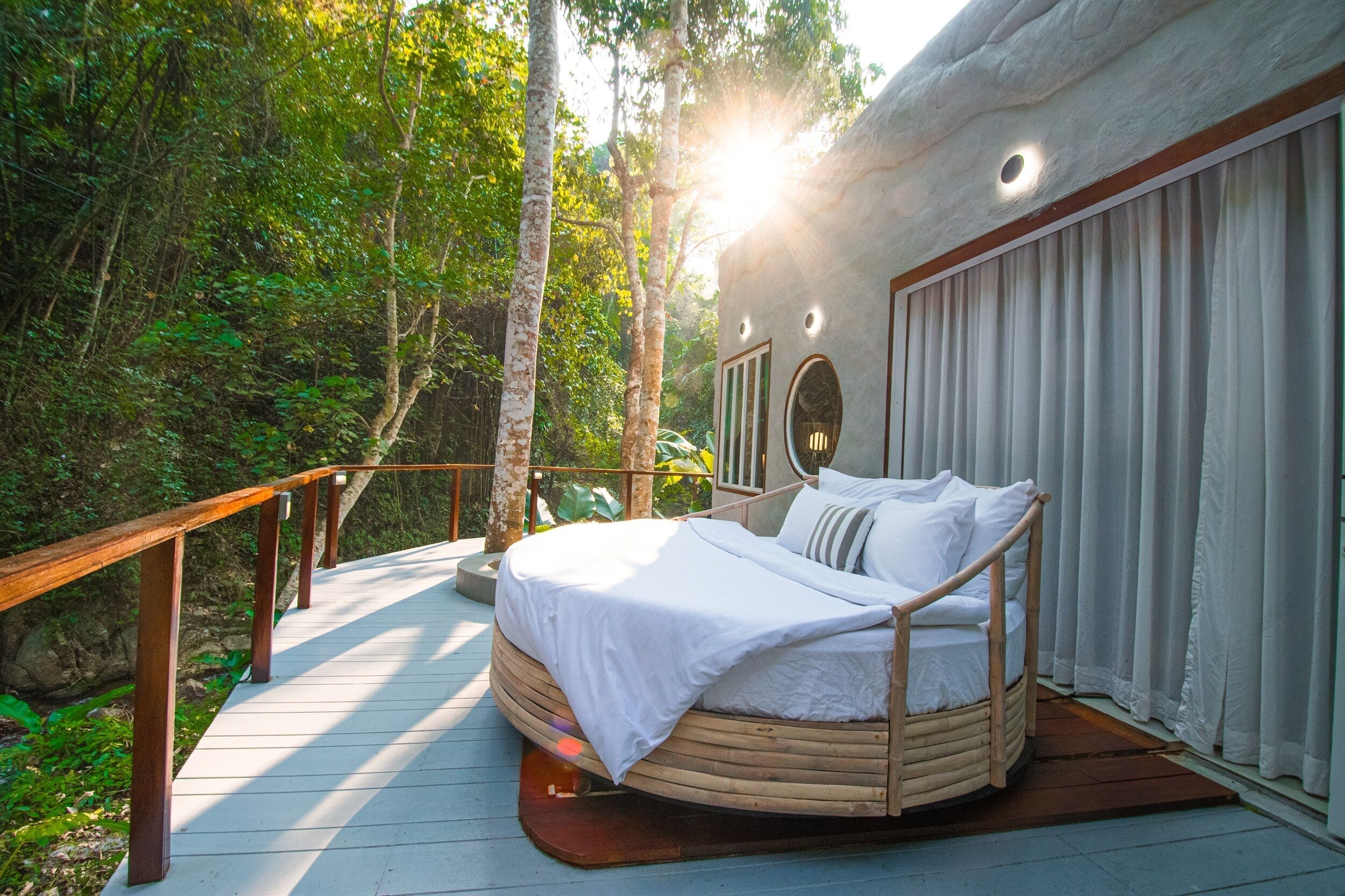 Luxury Villa | Rollaway beds, free WiFi, bed sheets