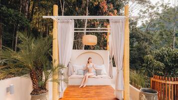 Deluxe Villa | Terrace/patio