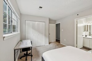 2 chambres, bureau, fer et planche à repasser, Wi-Fi gratuit