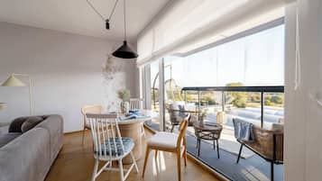 Exclusive Apartment, 2 Bedrooms, Balcony, Sea View | Living room