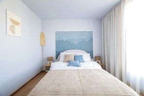 Exclusive Apartment, 2 Bedrooms, Balcony, Sea View | Iron/ironing board, free WiFi