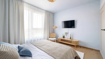 Exclusive Apartment, 2 Bedrooms, Balcony, Sea View | Iron/ironing board, free WiFi