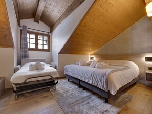 4 bedrooms, bed sheets - Arc 1950 - Spacious apt for 10 pax, 4 bedrooms, ski-in/ski-out access (Les Arcs 1950)