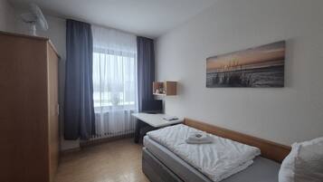 Enkeltrom | Skrivebord og wi-fi (inkludert)