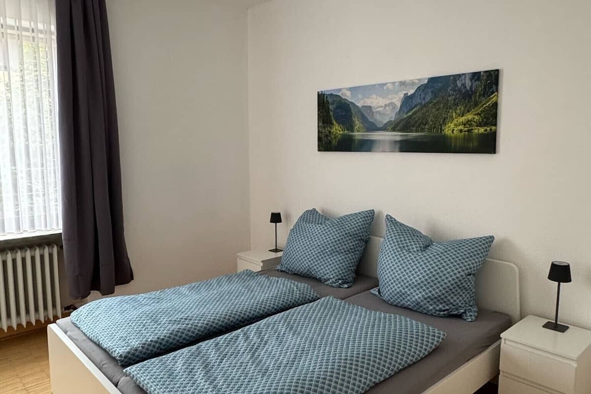 Suite | Desk, free WiFi