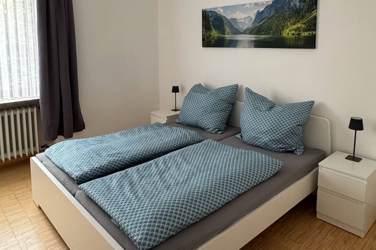 Suite | Desk, free WiFi