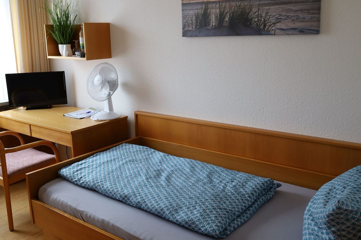 Single Room | Desk, free WiFi