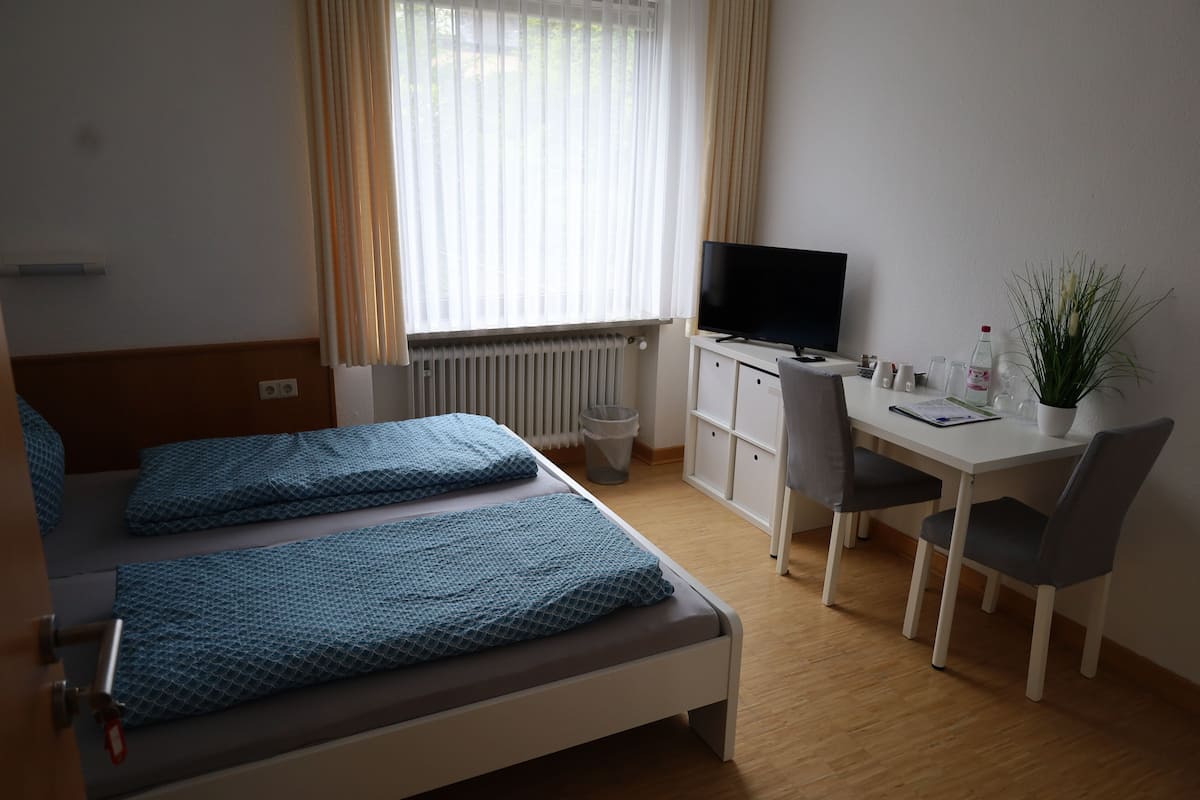 Double Room | Desk, free WiFi