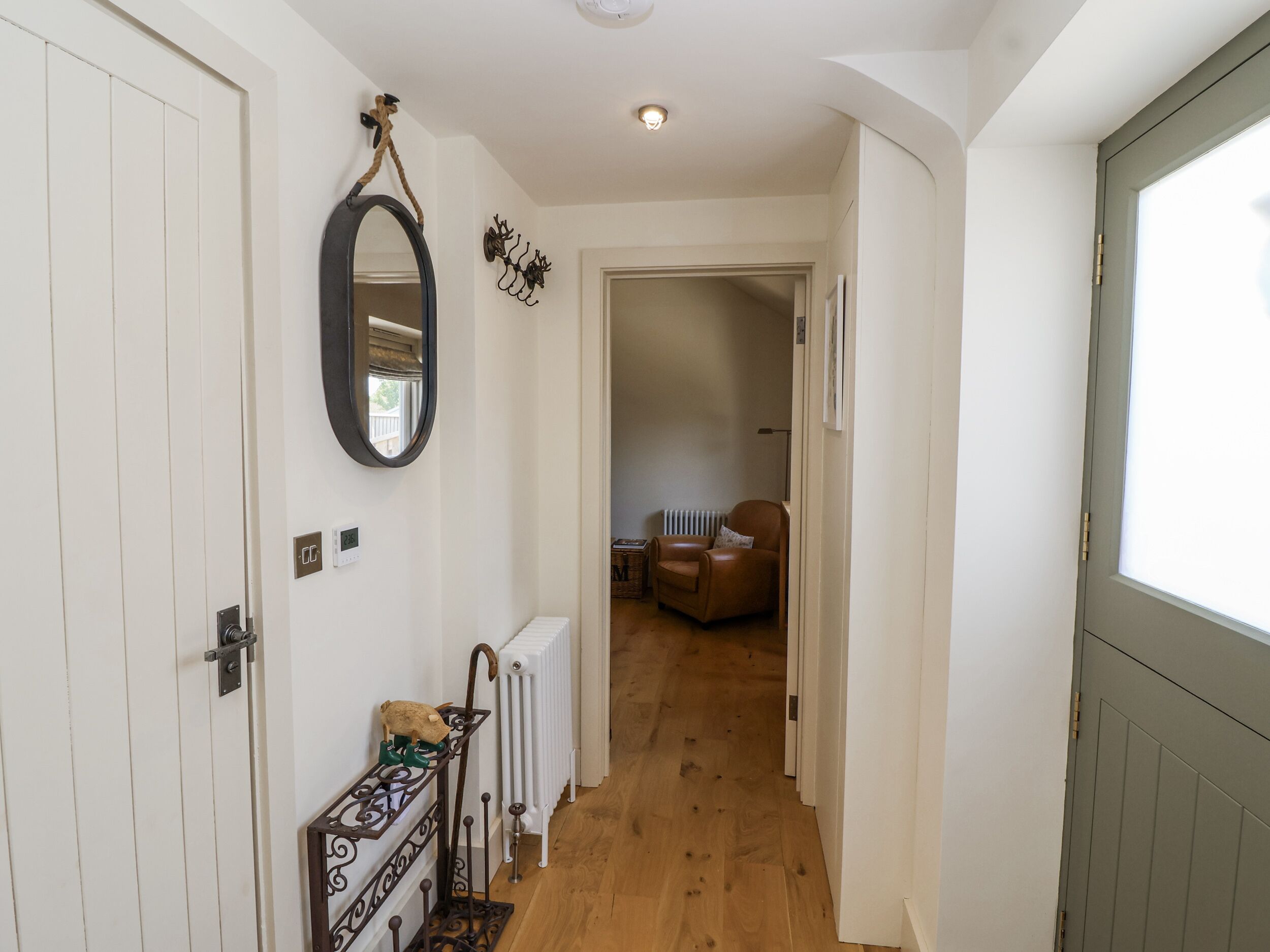 المنشأة من الداخل