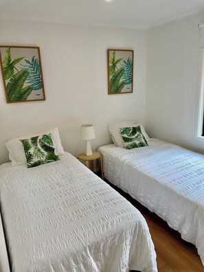 3 bedrooms, iron/ironing board, WiFi, bed sheets