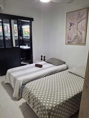 2 bedrooms, iron/ironing board, WiFi, bed sheets