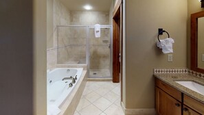 Shower, hair dryer, towels - Top Floor Lake View | Resort Amenities (Tamarack)