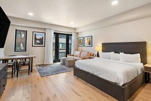 3 bedrooms, internet, bed sheets