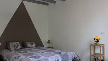 2 bedrooms, bed sheets