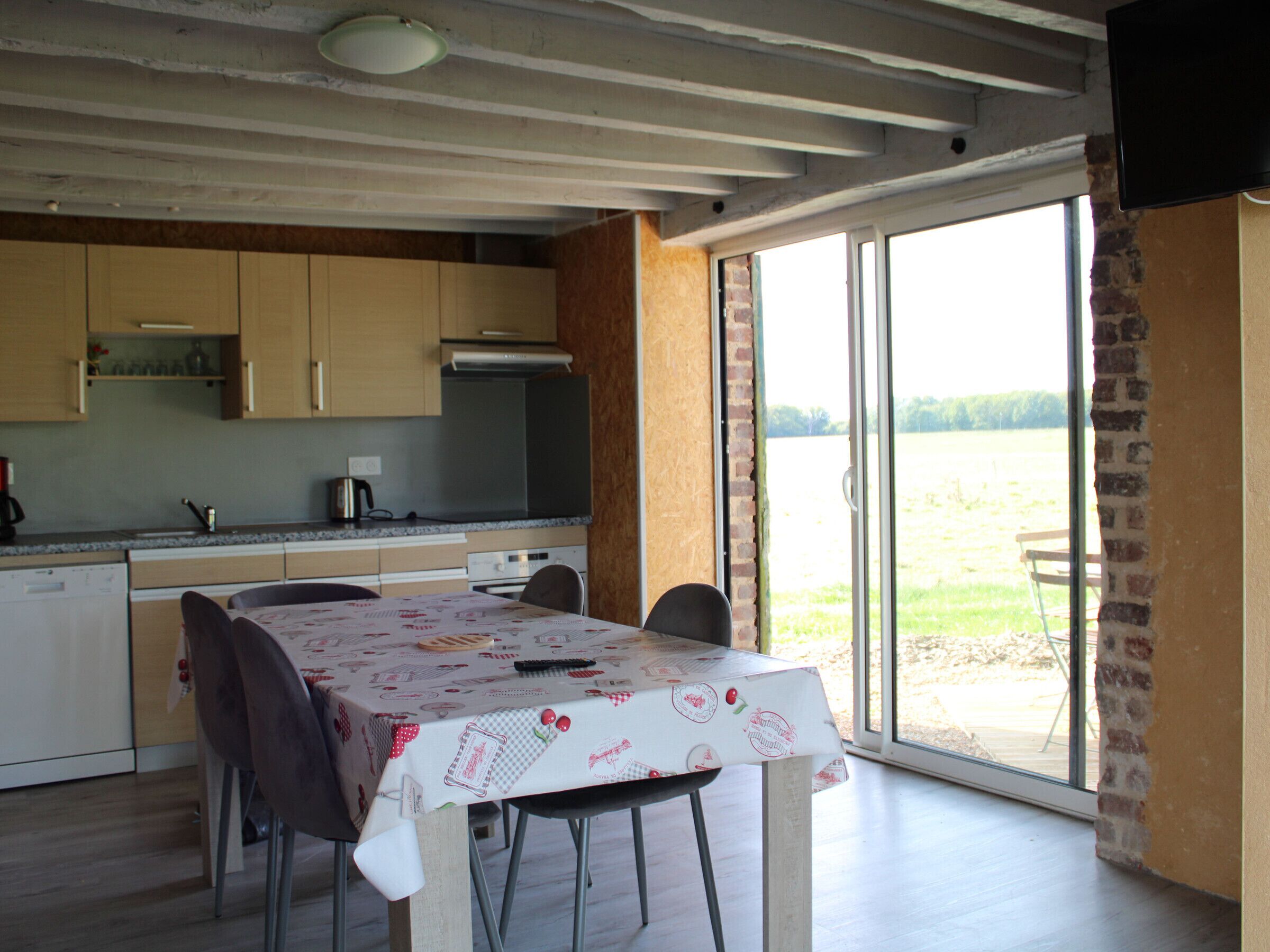 Frigorífico, microondas, horno y lavavajillas