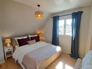 3 bedrooms, free WiFi, bed sheets