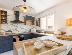 Fridge, microwave, dishwasher