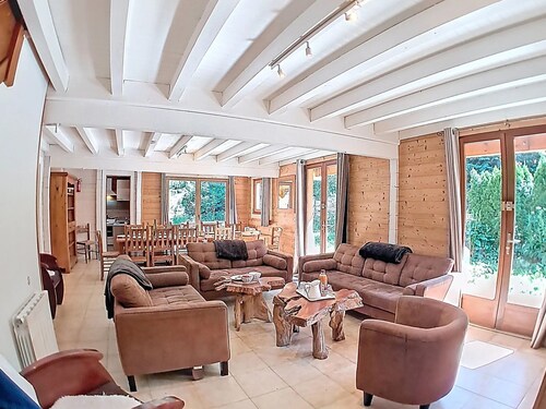 Spacious chalet for 12 with parking in Deux Alpes